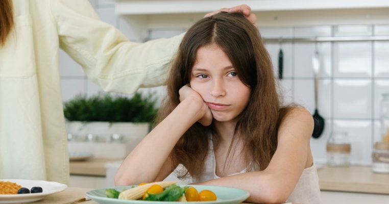 Vì sao khi mệt mỏi muốn ăn nhiều hơn?