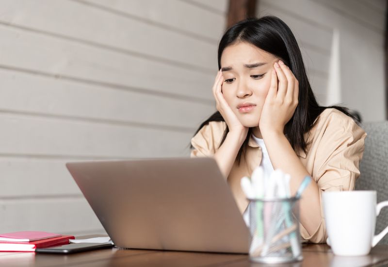 bị mất hứng thú với mọi thứ