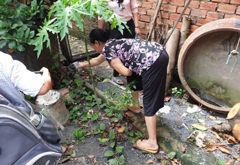 Kiểm tra xung quanh nhà