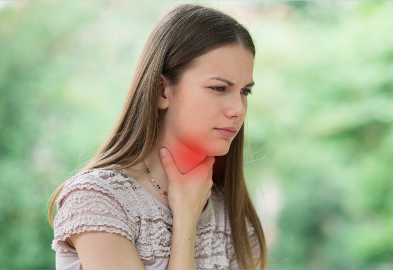 trào ngược dạ dày đau cổ họng