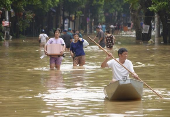 Người dân vùng lũ cần làm gì để đảm bảo sức khỏe