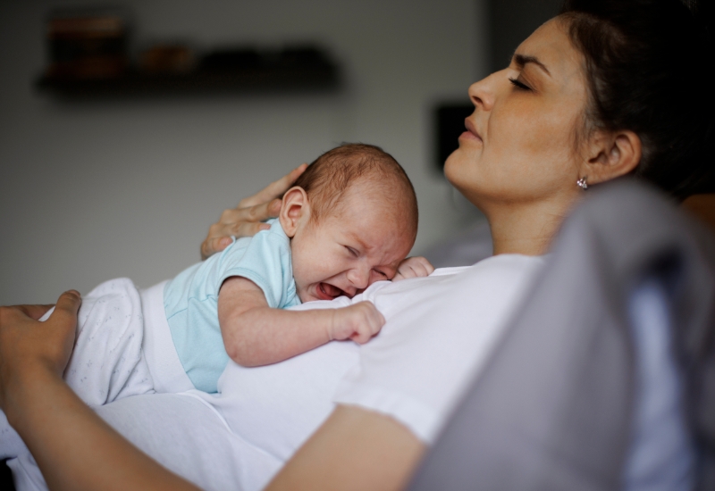 phụ nữ sau sinh bị mất ngủ