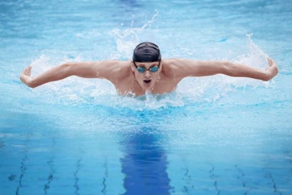 Đi bơi có giảm cân không