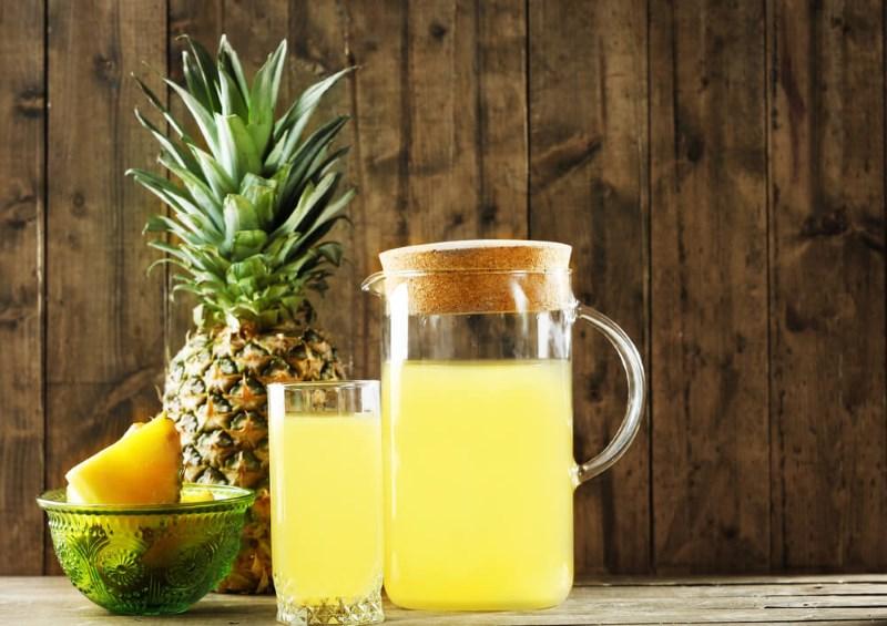 Dứa là loại trái cây nhiệt đới giàu vitamin C, chất xơ và các enzym tiêu hóa như bromelain
