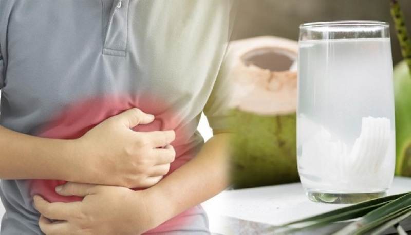 Phản ứng phụ khi uống nước dừa chữa đau dạ dày