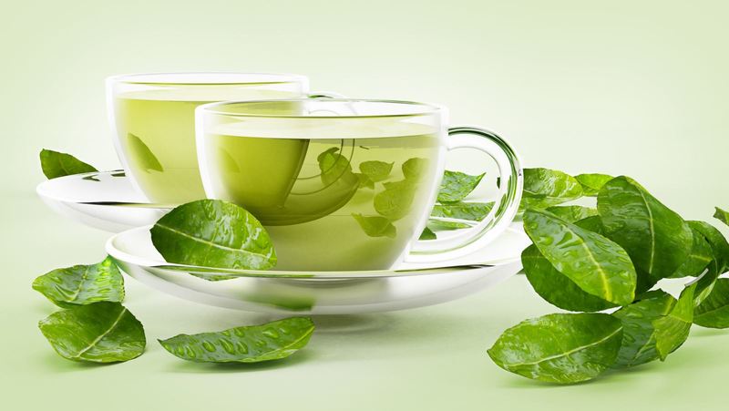 Người bị gan nhiễm mỡ nên uống nước ấm, trà xanh hoặc sữa hạt không đường vào buổi sáng