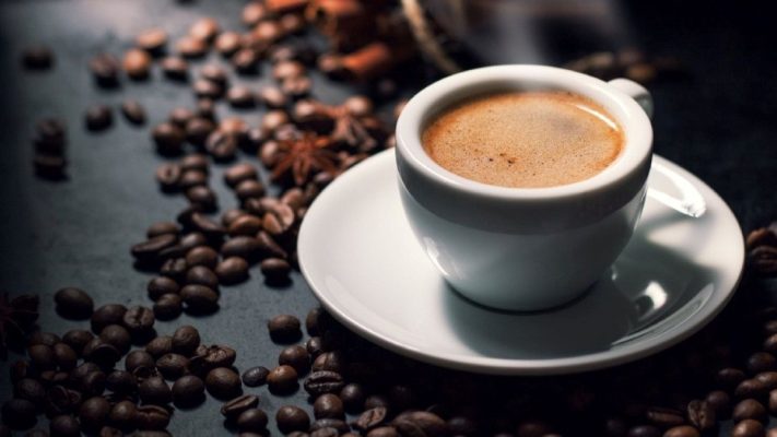 Uống cà phê có bị loãng xương không