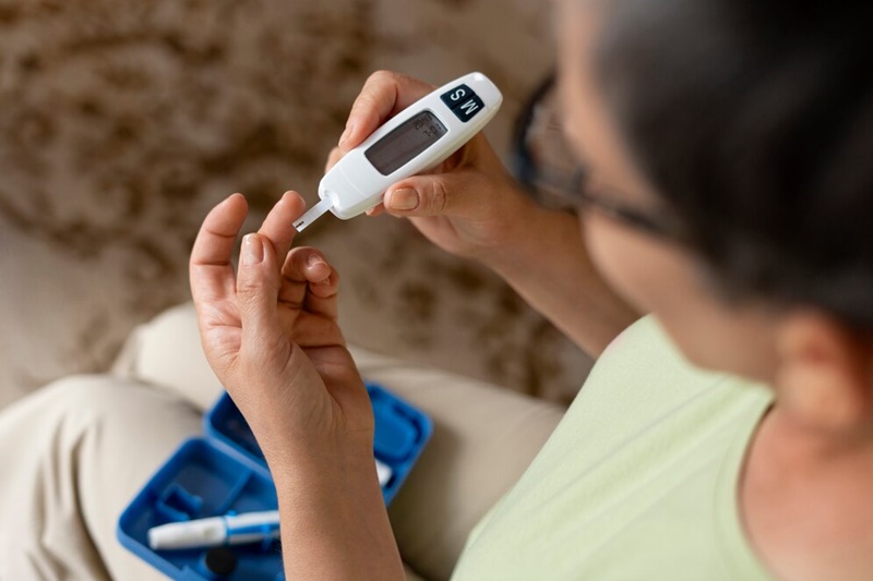Cách giảm insulin hiệu quả thường bắt đầu từ những thay đổi rất nhỏ trong lối sống (Ảnh: Sưu tầm Internet)