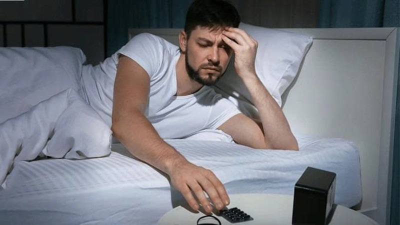 Mất ngủ là dấu hiệu thiếu vitamin B9 của cơ thể (Ảnh: Sưu tầm Internet)