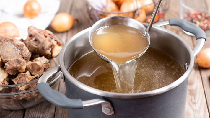 Nước hầm xương có tốt không? 4 Lợi ích sức khỏe bạn cần biết