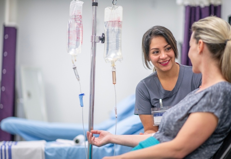 Liệu pháp Buffet vitamin cho phép cung cấp cùng lúc nhiều vitamin và khoáng chất quan trọng (Ảnh: Sưu tầm Internet)