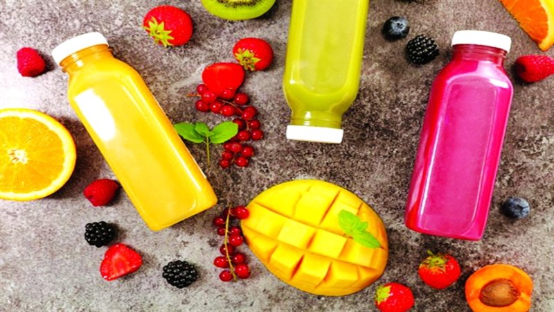 Không nên lạm dụng hoặc kết hợp nhiều loại đồ uống hỗ trợ kinh nguyệt cùng lúc (Ảnh: sưu tầm Internet)