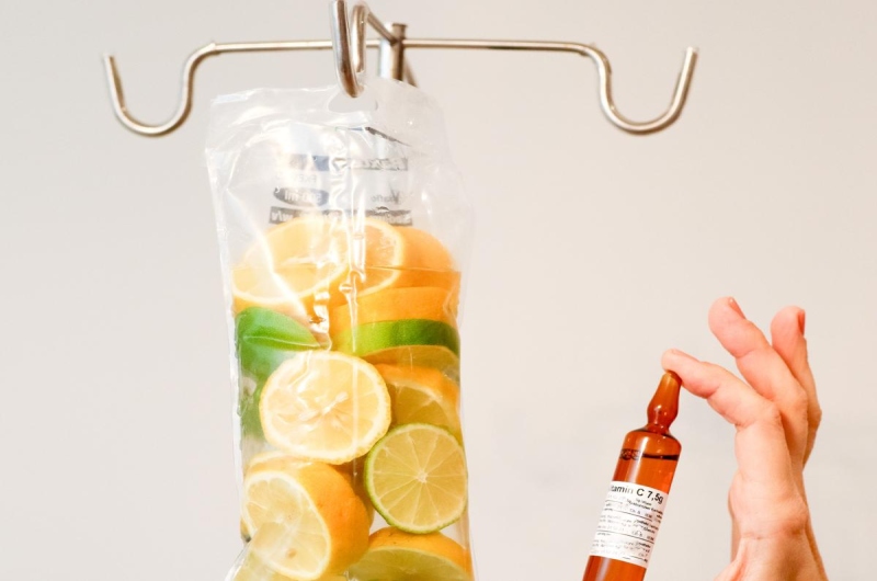 Người có đường huyết cao chỉ nên truyền vitamin khi có sự thăm khám và đánh giá từ bác sĩ (Nguồn: Internet)