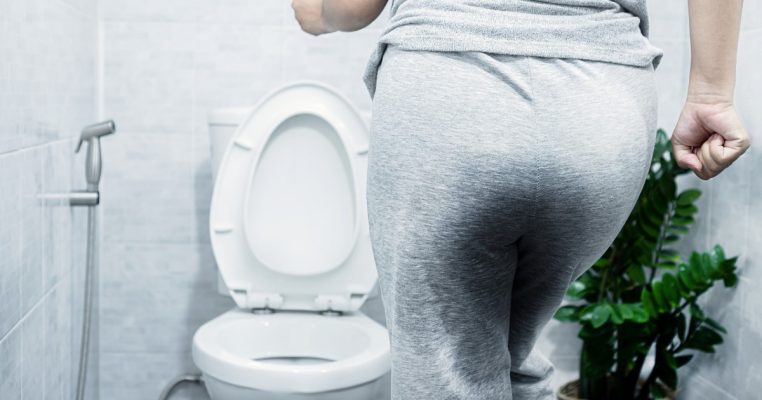 Són tiểu khi ho và hắt hơi – Những hệ lụy không nên xem nhẹ