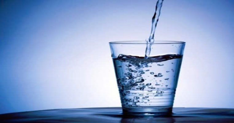 Uống đủ nước tác động thế nào đến làn da mỗi ngày?