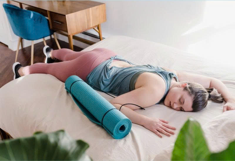 Cơ thể uể oải thiếu sức sống - Dấu hiệu cơ thể thiếu năng lượng (Ảnh: Sưu tầm internet)