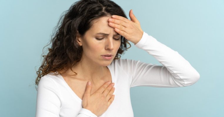 Đổ mồ hôi trộm về đêm có phải dấu hiệu tiền mãn kinh?