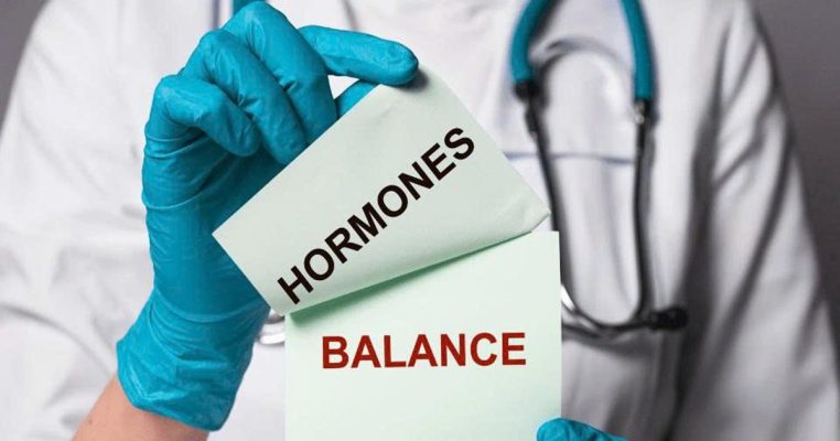 Nguyên nhân gây rối loạn nội tiết tố nữ không chỉ do tuổi tác