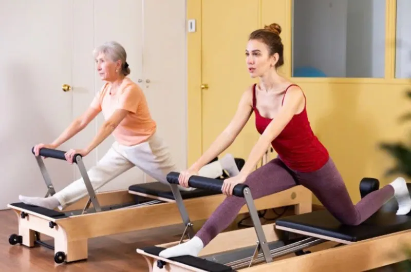Nội tiết ổn định và lối sống lành mạnh là nền tảng của sức khỏe xương (Ảnh: sưu tầm Internet)