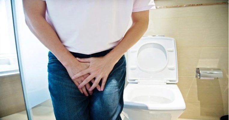 Tiểu són: Nguyên nhân kín đáo và cách xử lý hiệu quả