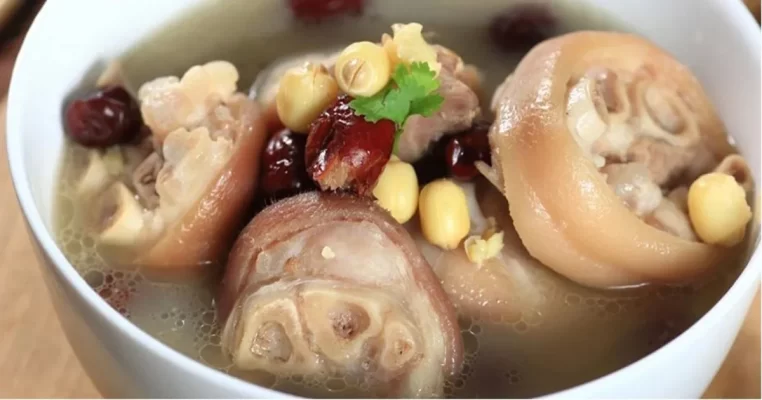 Ăn móng giò lợn có tác dụng gì – Lợi ích sức khỏe ít ai biết