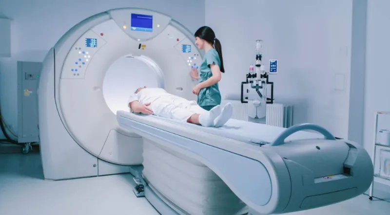 CT Scan là phương pháp giúp bác sĩ quan sát bên trong mà không cần phẩu thuật (Ảnh: Sưu tầm Internet)
