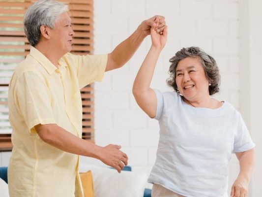 Làm thế nào để duy trì trí não minh mẫn, khỏe mạnh khi tuổi tác tăng cao?