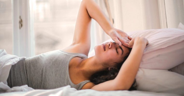 Thiếu hụt nội tiết tố nữ estrogen và cách bổ sung hiệu quả