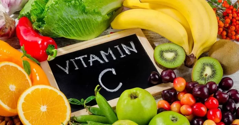 Vitamin C tăng cường miễn dịch: Coi chừng phản tác dụng vì dùng sai cách!