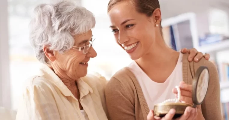 Bí quyết tăng cường trí nhớ cho người già giúp minh mẫn đến tuổi 80+