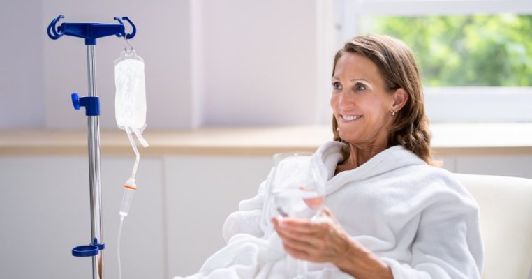 Truyền sắt tĩnh mạch và thuốc sắt dạng uống: Phương pháp nào mang lại hiệu quả vượt trội hơn?