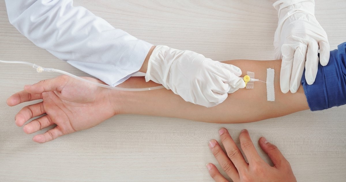 Có nên truyền glutathione không? Giải mã từ góc độ y khoa